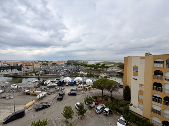 Rental ad image